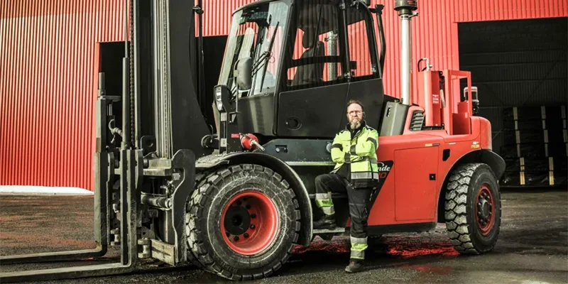 Forklift Solid Tires with Clip Detail